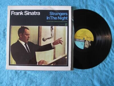 FRANK SINATRA. Strangers In the Night. Reprise.