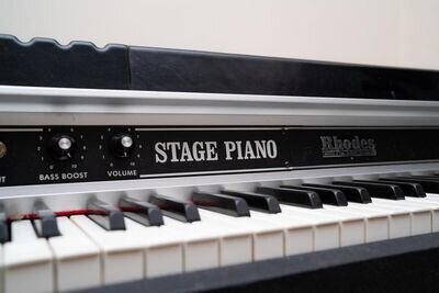 Fender Rhodes MK2 Stage Piano 73 - 1980 - Fully serviced with legs and pedal