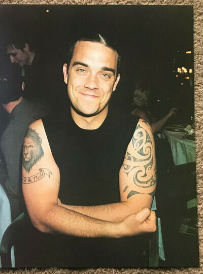 ROBBIE WILLIAMS - 2001 Full page UK magazine annual poster