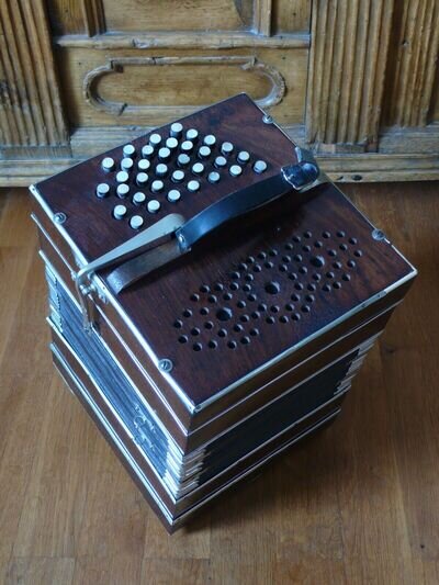 Historical bandonion/bandoneon (circa/before 1910), Rhenish location, octave tuning