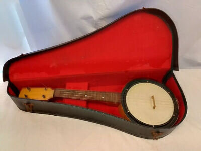 SUPREME CLASS 1 ukulele-banjo ! 1920s in nice original condition,With case,55 cm