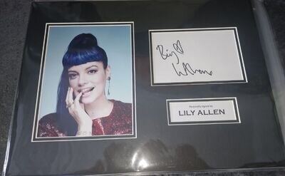 LILY ALLEN HAND SIGNED 16 X 12 PHOTO MOUNT PHOTO SMILE ALRIGHT STILL LDN