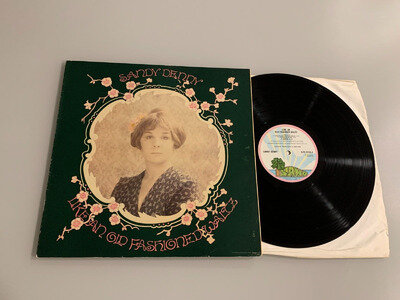 SANDY DENNY..LIKE AN OLD FASHIONED WALTZ.. UK FIRST ISSUE ALBUM...ILPS 9125