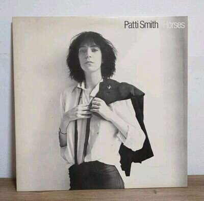 Patti Smith Horses 75 Reissue ARTY 122 Vinyl Record 1975 Arista Label MINT