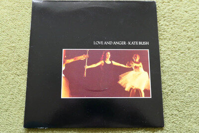 KATE BUSH – LOVE AND ANGER 7″ – Nr MINT 1990 GATEFOLD SLEEVE BOOKLET