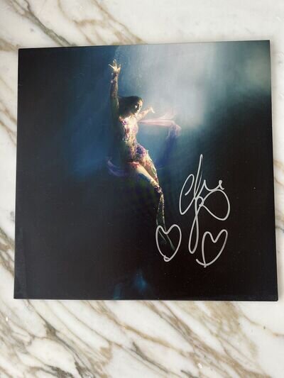 *SIGNED* Ellie Goulding - HIGHER THAN HEAVEN Signed Vinyl w/ Heart