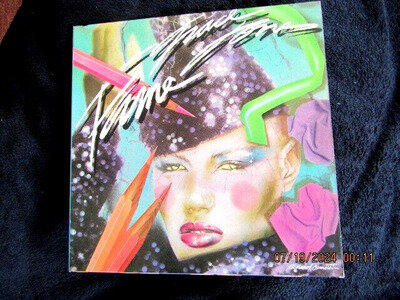 GRACE JONES 'FAME' 1978 12" VINYL ALBUM IN GATEFOLD SLEEVE IN VGC+ TESTED