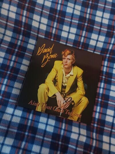 DAVID BOWIE 33RPM ‘Ain’t That Close To Love’ LP