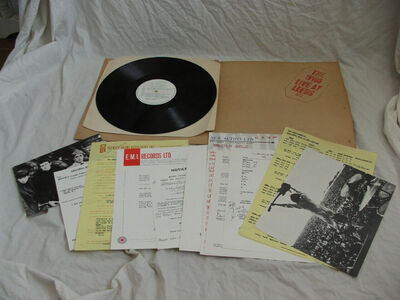 THE WHO LIVE AT LEEDS ORIGINAL UK A1/B1 PRESS with ALL 11 INSERTS, but NO POSTER