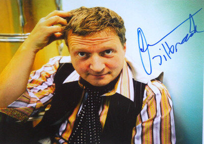 GLENN TILBROOK SQUEEZE, AUTOGRAPHED 7 X 5 PHOTOGRAPH.