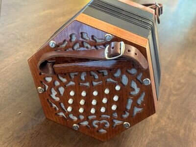 30 Button Concertina Squeeze Box lachenal Wheatstone made in Italy Carrying Case