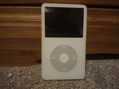 Apple iPod Classic (5th Generation) 30GB MP3 Player - White Working