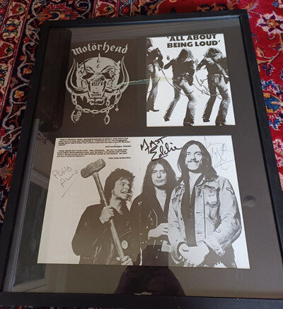 MOTORHEAD AUTOGRAPH / TWICE SIGNED 1977 TOUR PROGRAMME DISPLAY GREAT SIGNATURES