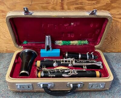 ORIGINAL Vintage Hsingha CLARINET w/ KEYS + CASE W@W!