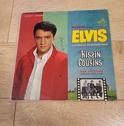 ELVIS PRESLEY "KISSIN' COUSINS" (HAND-SIGNED BY ELVIS) (LP)