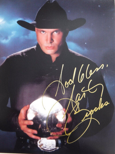 GARTH BROOKS AUTOGRAPHED PHOTO w/COA