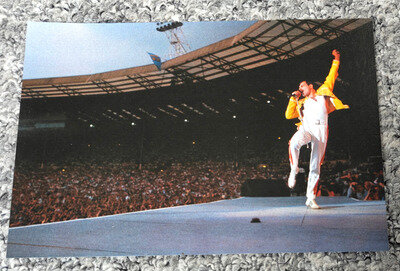 QUEEN / FREDDIE MERCURY - Mini-Poster / Picture - Wembley Stadium 1986 - RARE!