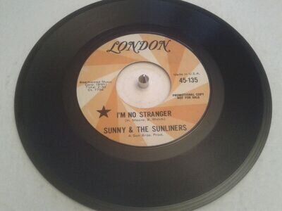 Sunny & Sunliners - When it Rains 🔊 I'm No Stranger - Latin Northern Soul 7" 45