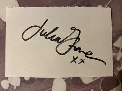 JULIA STONE - SIGNED AUTOGRAPH ON PAPER 6 X 4