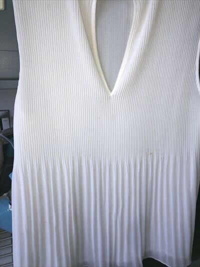 Autograph Size 14 Stunning Pale White Chiffon Sleeve Less Blouse Pleated V Neck