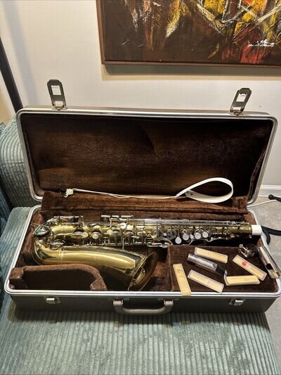 Buescher Aristocrat Alto Sax SN 493XXX w/Guy Hawkins Mouthpiece *Look&Read* 👀