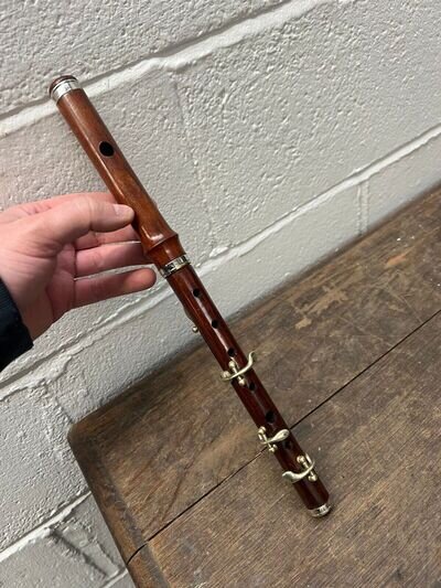 VINTAGE FLUTE ? INSTRUMENT