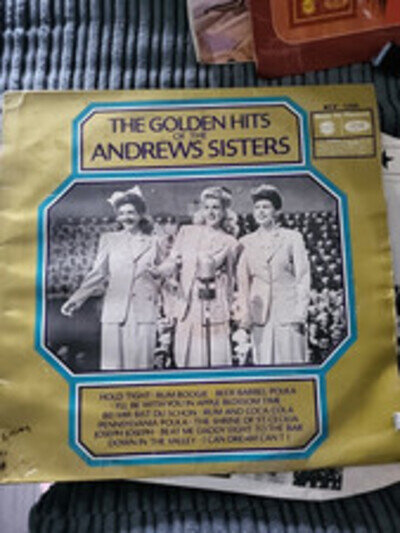 Andrews Sisters Greatest Hits. Good Condition Vinyl Record