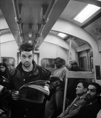 ROBBIE WILLIAMS POSTER PAGE . LONDON UNDERGROUND TUBE . TAKE THAT . BB51