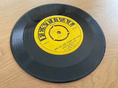 JOHNNY O'KEEFE & The Dee Jays Why They Doubt Our Love / You Excite Me 45rpm 7”