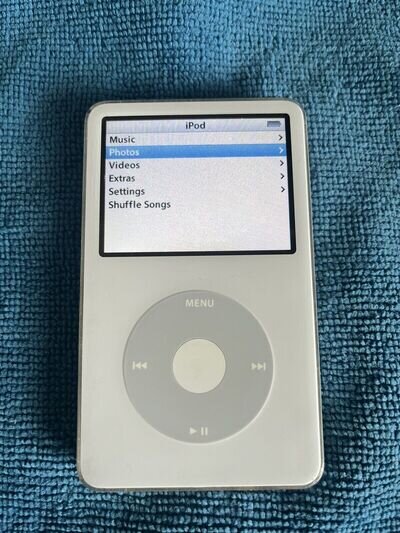 Apple iPod Classic (5th Generation) 30GB MP3 Player - White