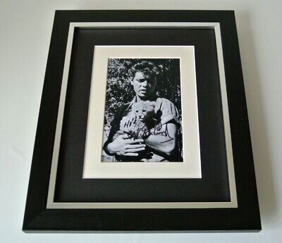 Sir Cliff Richard SIGNED 10x8 FRAMED Photo Mount Autograph Display Music & COA