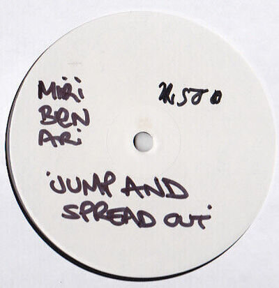 Miri Ben-Ari Featuring Fatman Scoop, Pitbull, Zion y Lennox - Jump & Spread Out