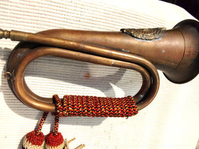 VINTAGE ARGYLL and SUNDERLAND BRASS BUGLE MILITARY HORN WITH TASSELS