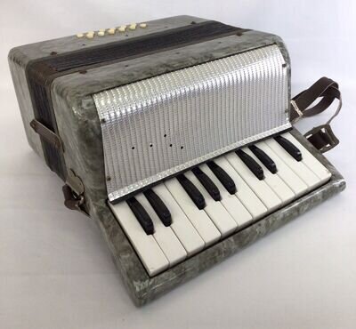 VINTAGE UNBRANDED PIANO ACCORDION FOR SPARES OR REPAIR. WORKING BELLOWS