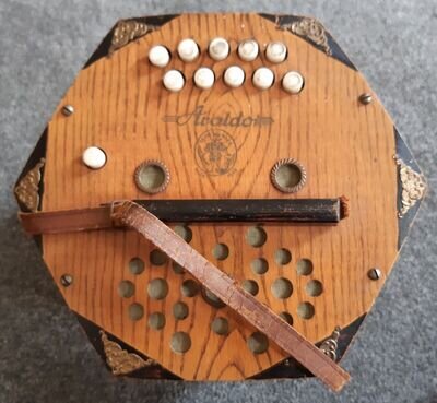 Vintage : 20 Key / Buttons 'ARALDO' Concertina : Made In Germany ..