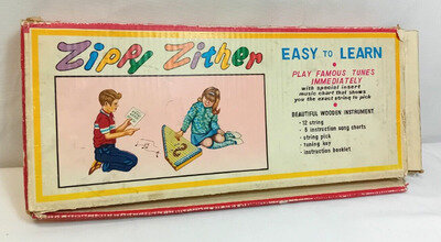 VINTAGE ZIPPY ZITHER EASY TO LEARN INSTRUMENT IN ORIGINAL BOX + MUSIC SHEETS H1