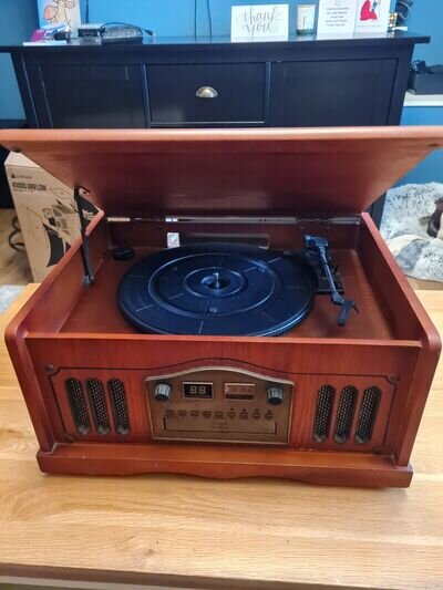 nostalgia music centre vinyl/cd Player FM Radio Classic Retro. Excellent