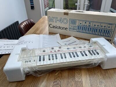 Vintage Casio MT-40 Electronic Keyboard Casiotone 1980s TESTED WORKING