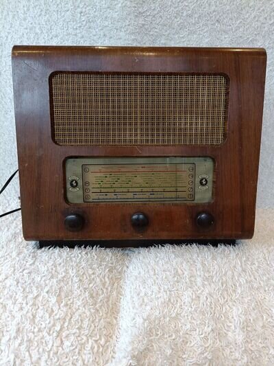 Invicta Model 33 Valve Radio (UNTESTED) (Needs Speaker)