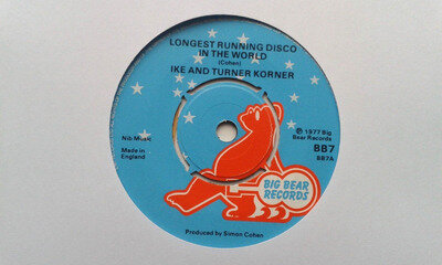 IKE AND TURNER KORNER "LONGEST RUNNING DISCO IN THE WORLD" 7" SINGLE 1977 N/MINT