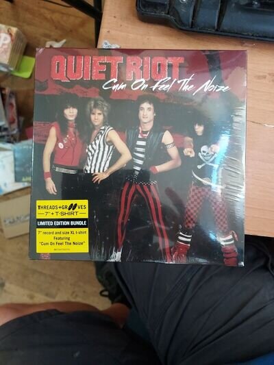 Quiet Riot 7"/T Shirt Box Set