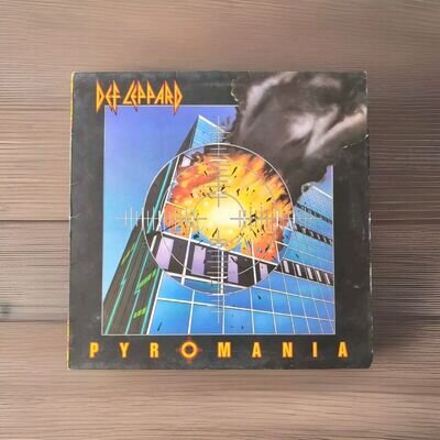 DEF LEPPARD - PYROMANIA - UK LP - 1983 - VERTIGO VERS 2 - PLAYS EXCELLENT G712