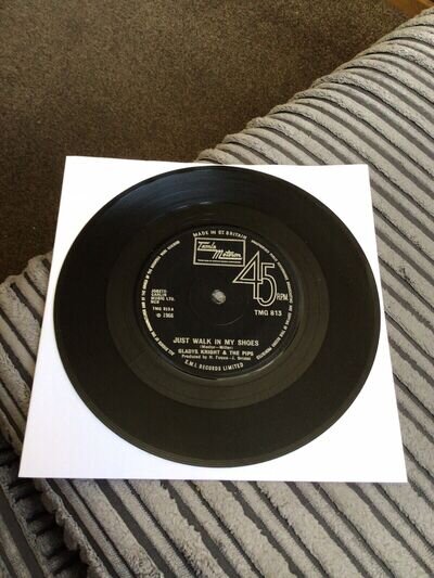 Vinyl 7” record - GLADYS KNIGHT & THE PIPS - JUST WALK IN MY SHOES