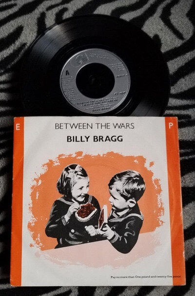 BILLY BRAGG BETWEEN THE WARS 7" VINYL RARE FOLK PUNK NEW WAVE 1985 GO! DISCS