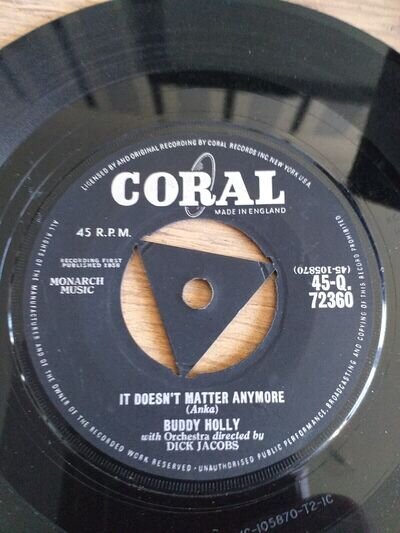 Coral - Buddy Holly - 45 rpm 7" Single Vinyl Record - Raining In My Heart