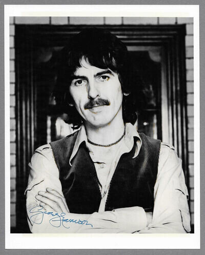 George Harrison signed rare b/w promotion photograph photo, Beatles Autograph