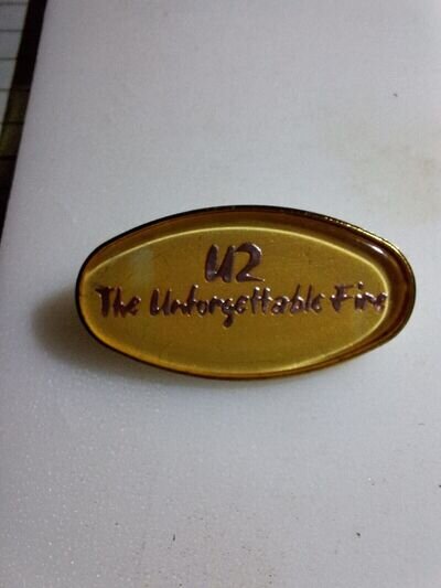 U2 Pin badge 80s new Old stock 