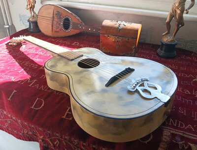 BELLINII Made in S.Africa 1950's unique parlour guitar. VERY, VERY rare! V/G.