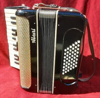 Alvari Accordian