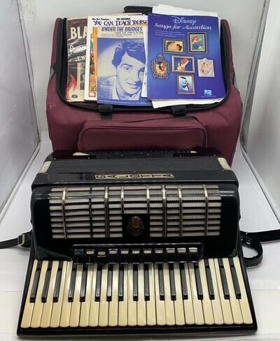 Galotta Weltmeister Piano Accordion 41 Keys And 11 Coupler Keys Modell 41/120